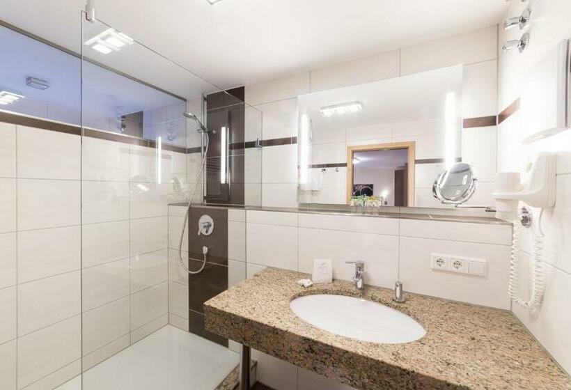 Люкс с Балконом, Garni Vier Jahreszeiten