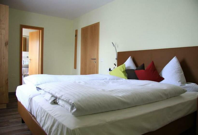 Люкс с Балконом, Garni Vier Jahreszeiten