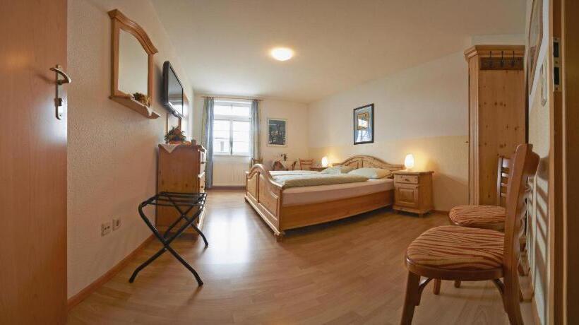 스탠다드 룸, Und Restaurant Adler