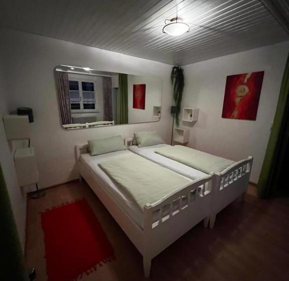 패밀리 룸, Und Restaurant Adler