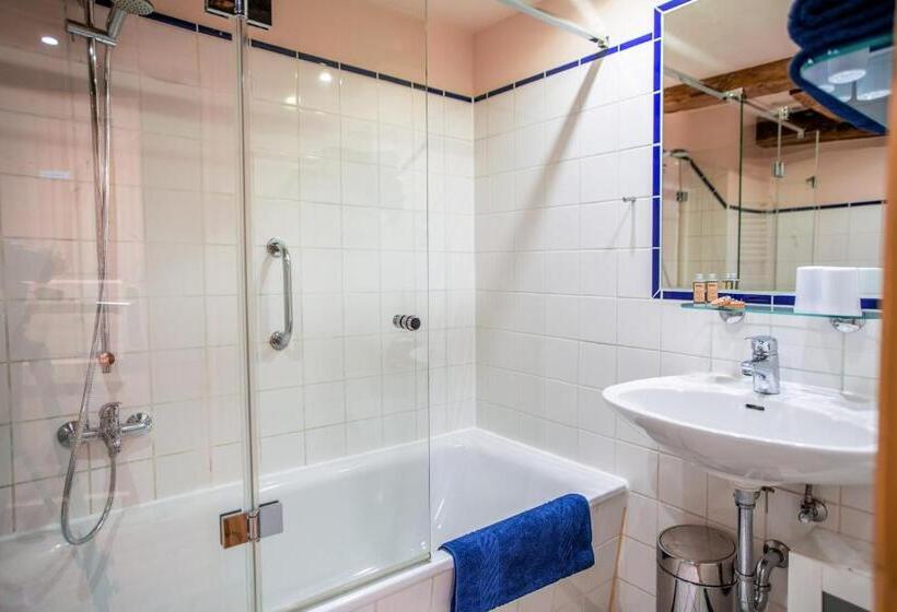 חדר סטנדרט, Haase