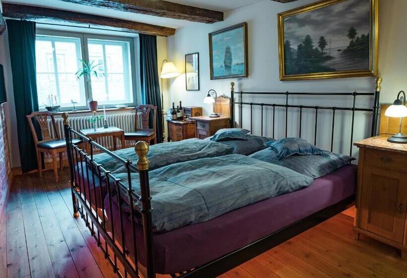 חדר סטנדרט, Haase