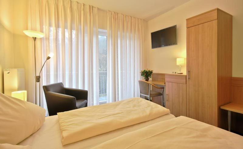 Номер Стандарт с Балконом, Haller Hotel Garni