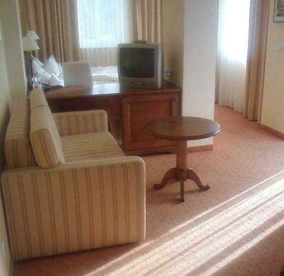 豪华房间, La Strada