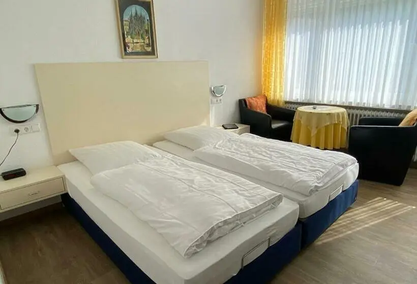 Standard-huone, Rebstock