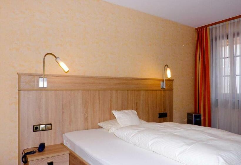 标准单人间, St.martiner Castell