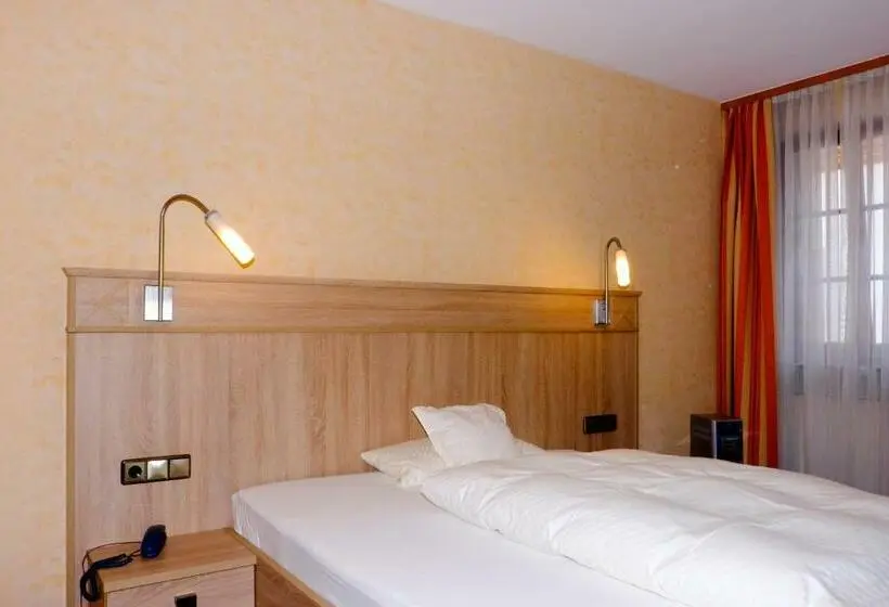 Standard Yhden Hengen Huone, St.martiner Castell