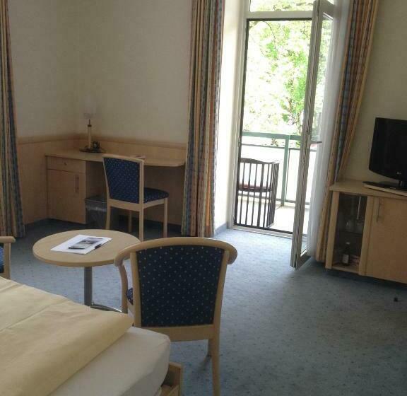 Номер Стандарт с Балконом, Vier Jahreszeiten