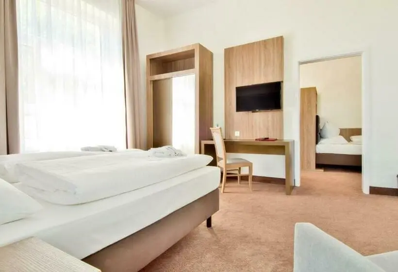 スタンダード４人部屋, Villa Auszeit Hotel Garni