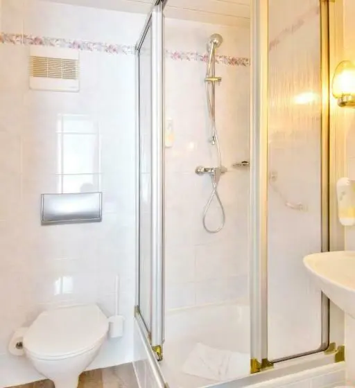 スタンダード４人部屋, Villa Auszeit Hotel Garni