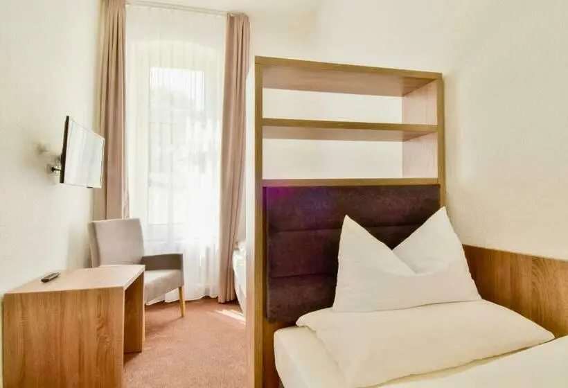 スタンダード４人部屋, Villa Auszeit Hotel Garni