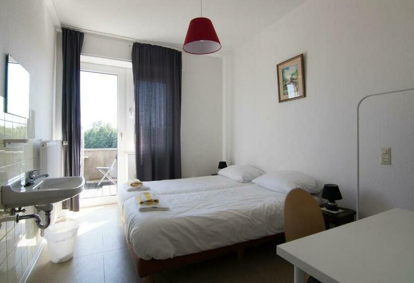 Номер Стандарт Совместная Ванная, World House Wetten