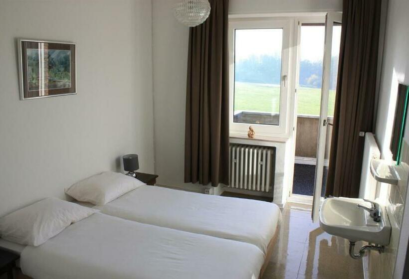 Номер Стандарт Совместная Ванная, World House Wetten