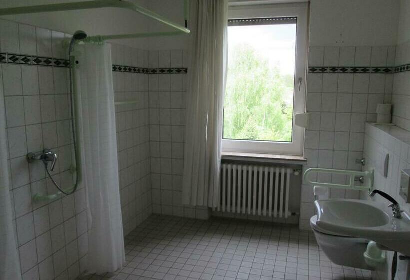 Номер Стандарт Совместная Ванная, World House Wetten