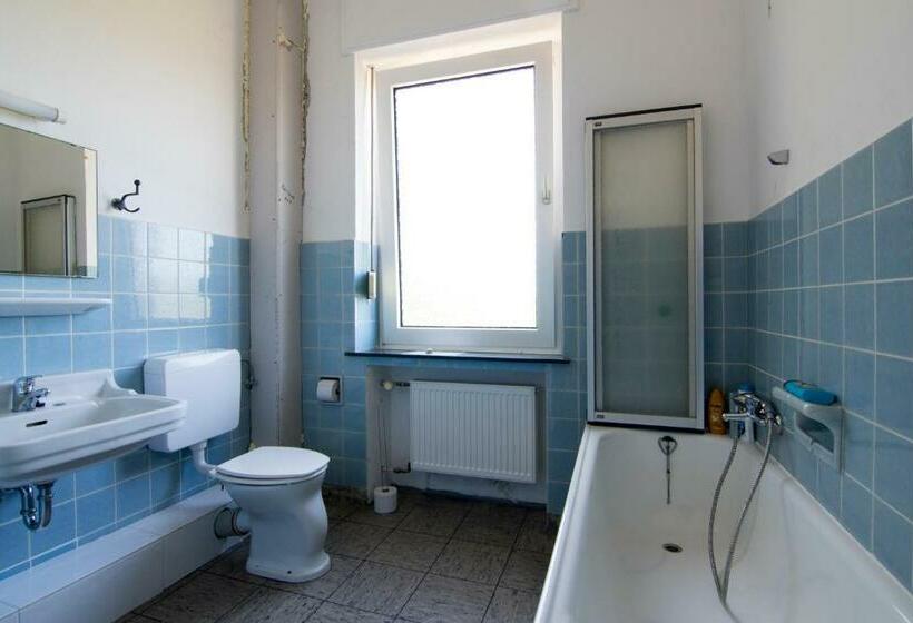 Номер Стандарт Индивидуальный Совместная Ванная, World House Wetten