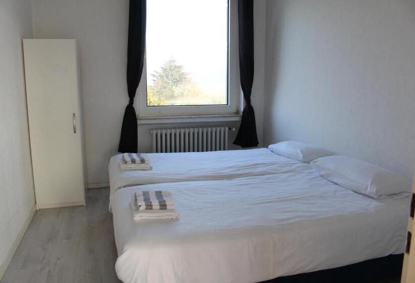 Люкс 2 Спальни, World House Wetten