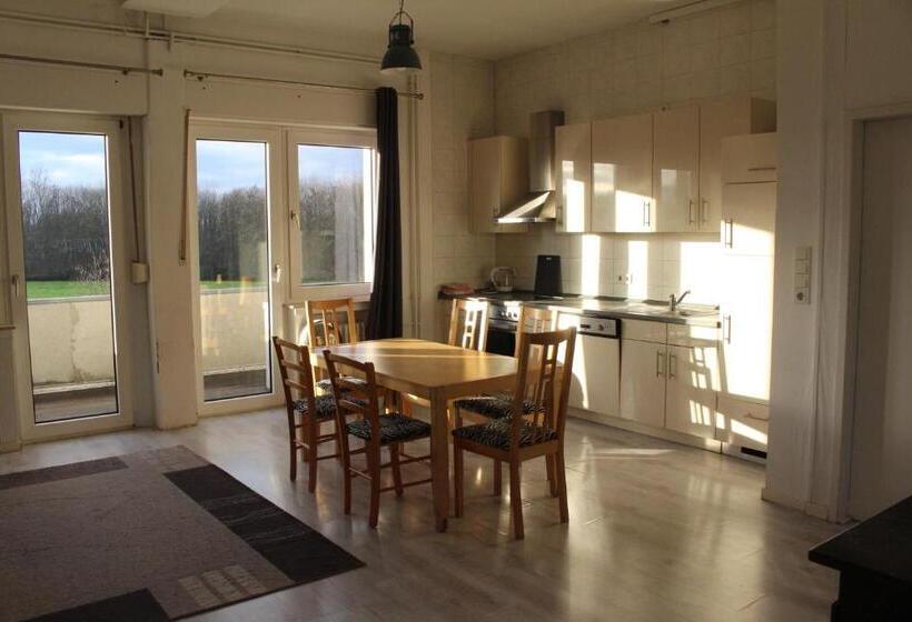 Люкс 2 Спальни, World House Wetten