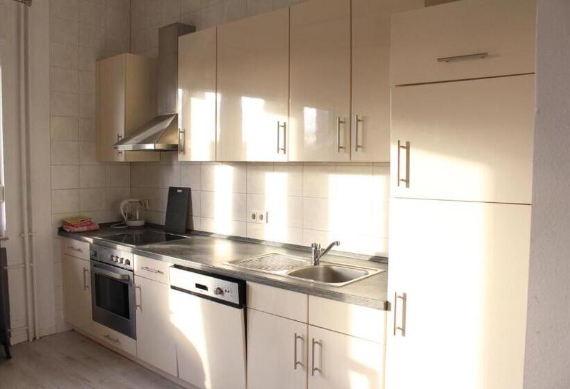 Люкс 2 Спальни, World House Wetten