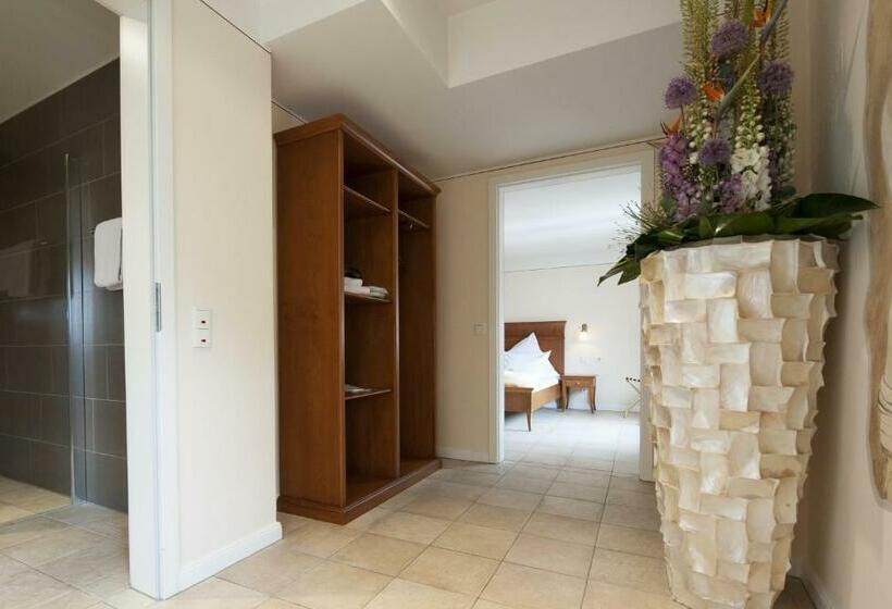 اتاق اجرایی, Xii Apostel Albergo