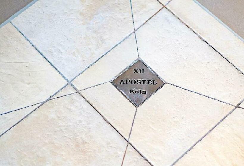 اتاق اجرایی, Xii Apostel Albergo
