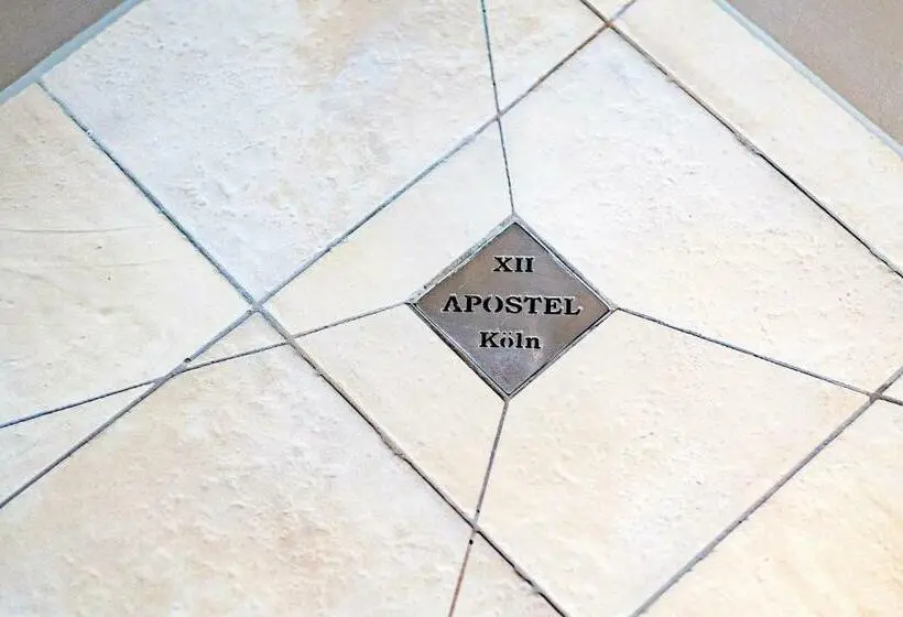 اتاق اجرایی, Xii Apostel Albergo