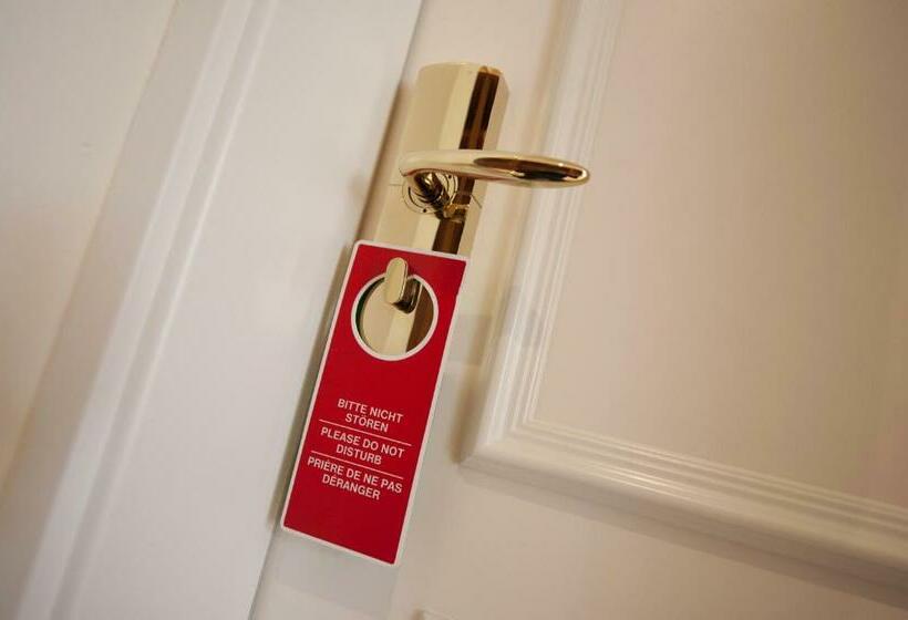 اتاق راحتی, Xii Apostel Albergo