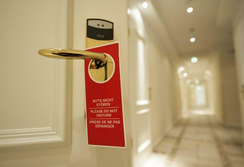 اتاق استاندارد, Xii Apostel Albergo