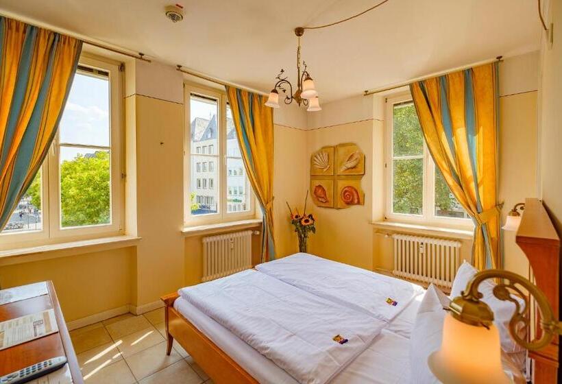 اتاق استاندارد, Xii Apostel Albergo