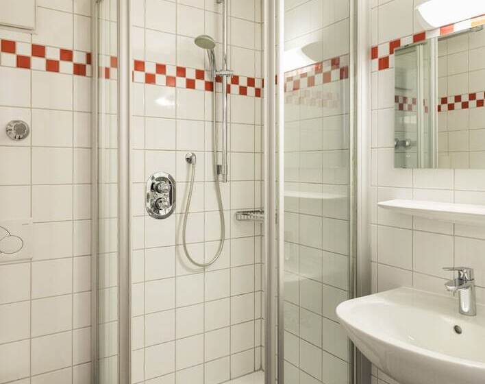 Quarto Familiar, Djh Jugendherberge Oberstdorf Membership Required!