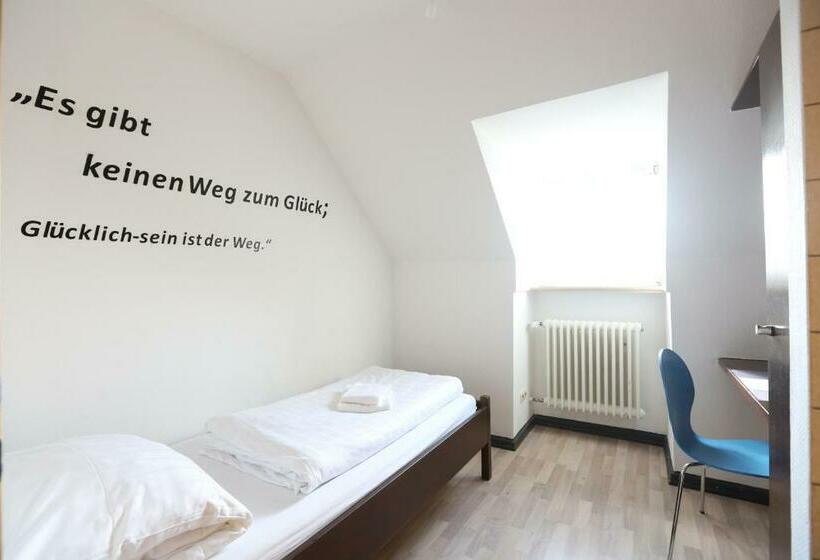 اتاق استاندارد یک تخته با سرویس بهداشتی مشترک, Kolping Hostel Trier Im Warsberger Hof