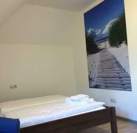 اتاق استاندارد با سرویس بهداشتی مشترک, Kolping Hostel Trier Im Warsberger Hof