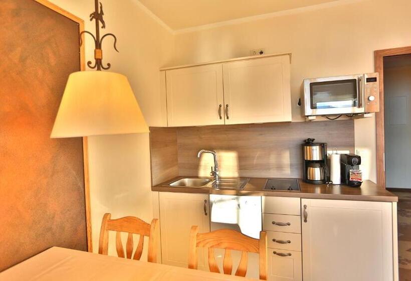 2 Bedrooms Apartment Lake View, Seehotel Hartung & Ferienappartements
