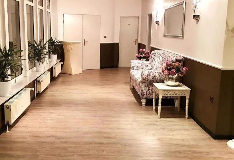 Standard Yhden Hengen Huone, Waldhotel Surwold
