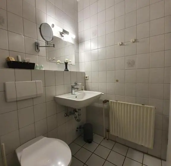 Standard Yhden Hengen Huone, Waldhotel Surwold