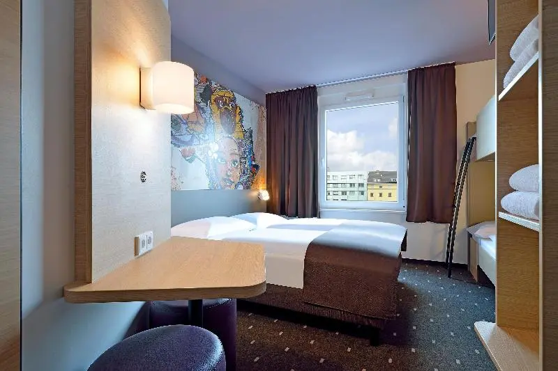 Perhehuone, B&b Hotel Köln Airport