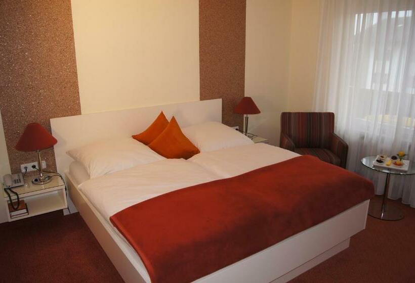 Номер Стандарт, Christine