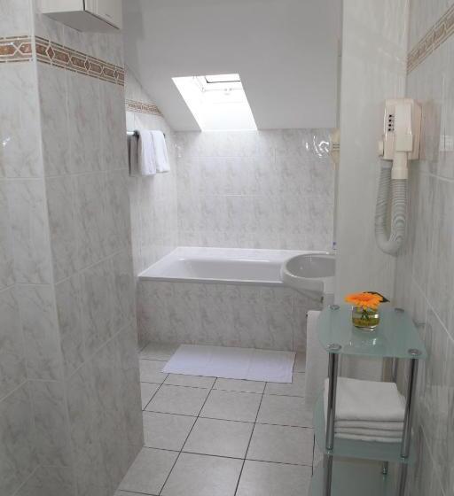 Номер Стандарт, Christine