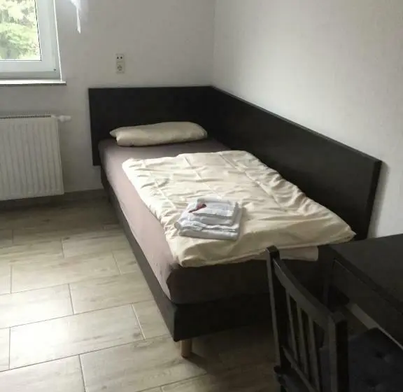 Quarto standart individual, Engel