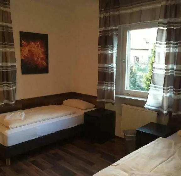 Quarto Triplo Clássico, Engel
