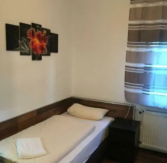 Quarto standart individual, Engel