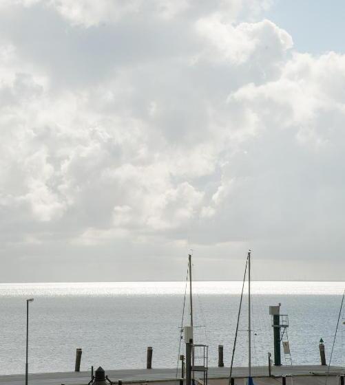 带海景的标准房, Fährhaus