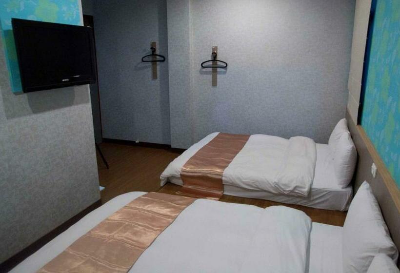 اتاق استاندارد چهار تخته, Fulong