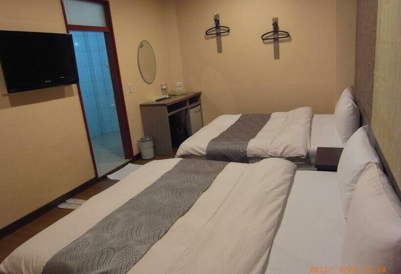 اتاق استاندارد چهار تخته, Fulong