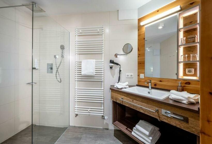 Номер Стандарт, Hüttenhof Wellnesshotel & Luxus Bergchalets Adults Only