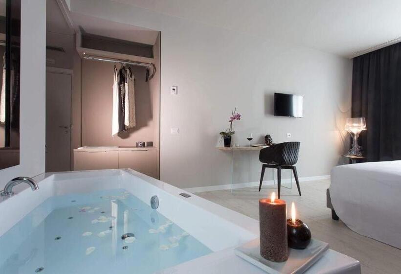 غرفة ديلوكس مزوَّدة بجاكوزي, Kepos Etna Relais & Exclusive Spa