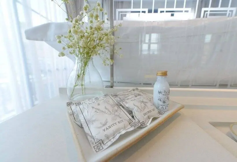 سوئیت پریمیوم, Riva Arun Bangkok