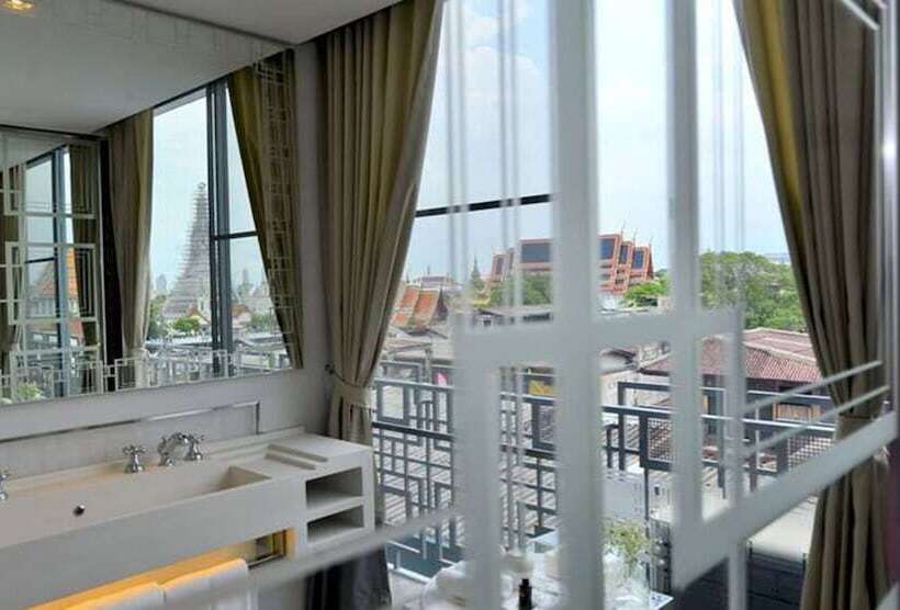 سوئیت پریمیوم, Riva Arun Bangkok