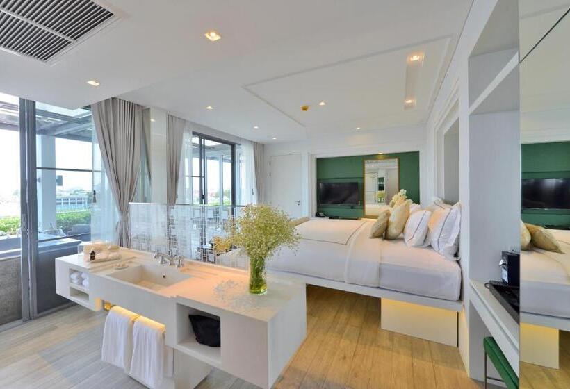 اتاق لوکس با وان آب گرم, Riva Arun Bangkok