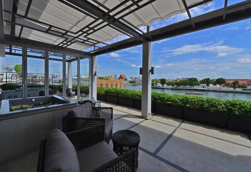 اتاق لوکس با وان آب گرم, Riva Arun Bangkok