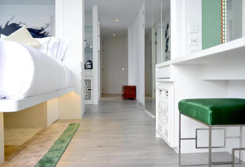 اتاق لوکس با وان آب گرم, Riva Arun Bangkok